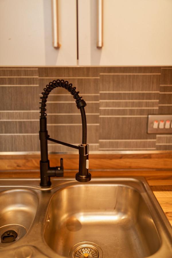 Sidemersey Livings- Convenient 1-Bedroom Flat With A View, Central Liverpool Extérieur photo