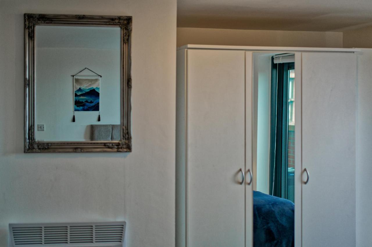 Sidemersey Livings- Convenient 1-Bedroom Flat With A View, Central Liverpool Extérieur photo